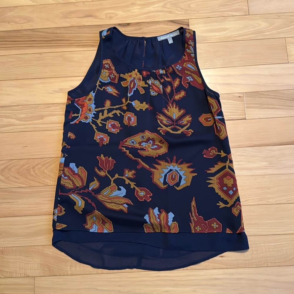 Daniel Rainn tank